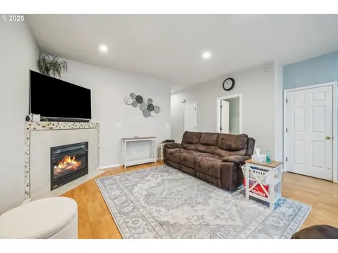5828 SE 16th Loop Gresham OR 97080