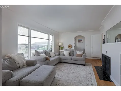 404 W 6th Street The Dalles OR 97058