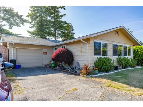 1910 Lincoln Street North Bend OR 97459