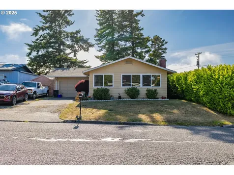 1910 Lincoln Street North Bend OR 97459