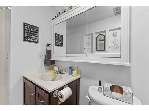 1910 Lincoln Street North Bend OR 97459