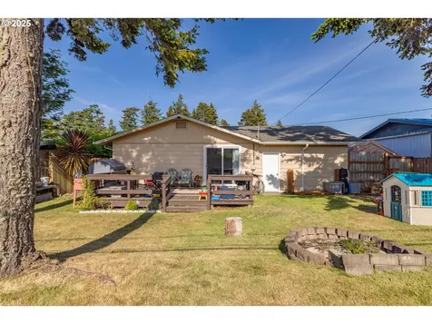 1910 Lincoln Street North Bend OR 97459