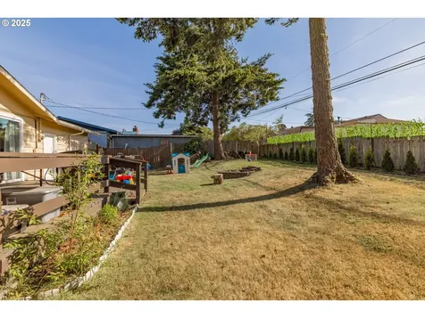 1910 Lincoln Street North Bend OR 97459