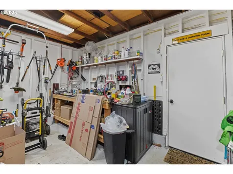 1910 Lincoln Street North Bend OR 97459