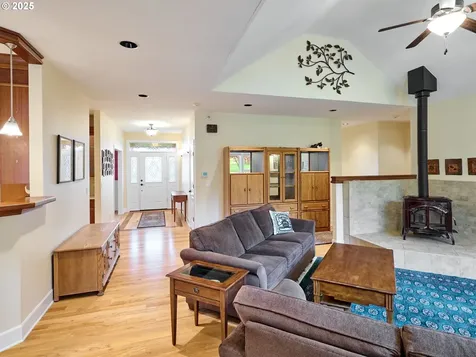 12846 S Dart Road Molalla OR 97038