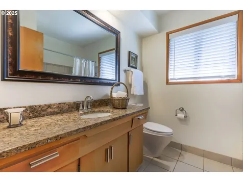 6868 SW 12th Drive Portland OR 97219