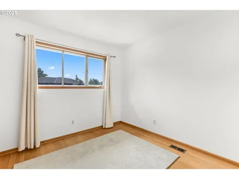 6868 SW 12th Drive Portland OR 97219