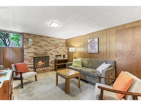 6868 SW 12th Drive Portland OR 97219