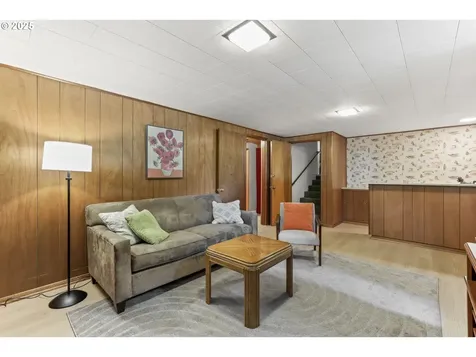 6868 SW 12th Drive Portland OR 97219