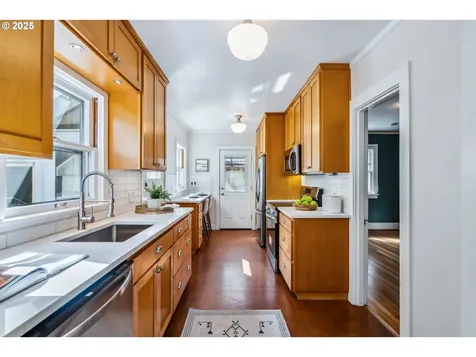 3478 NE Pacific Street Portland OR 97232