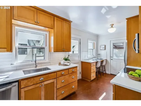 3478 NE Pacific Street Portland OR 97232