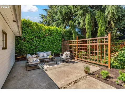 3478 NE Pacific Street Portland OR 97232
