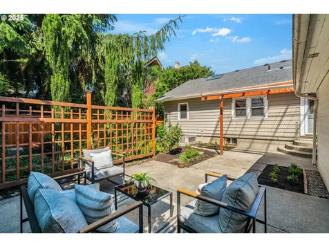 3478 NE Pacific Street Portland OR 97232