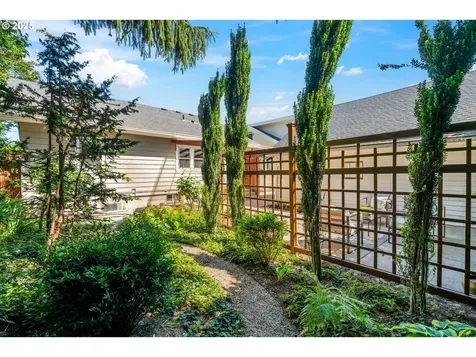 3478 NE Pacific Street Portland OR 97232