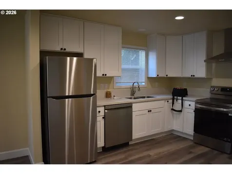 8316 SE Raymond Court Portland OR 97266