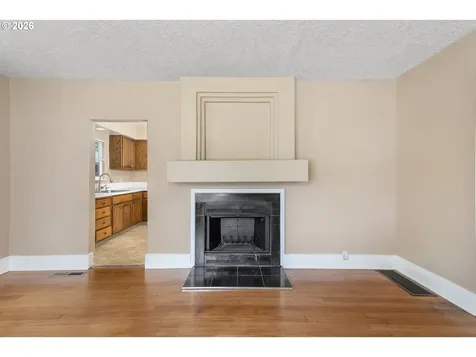 8316 SE Raymond Court Portland OR 97266