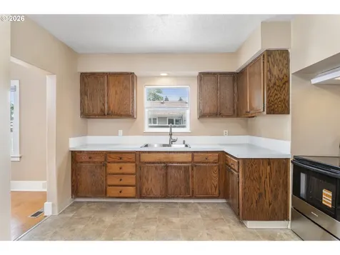 8316 SE Raymond Court Portland OR 97266