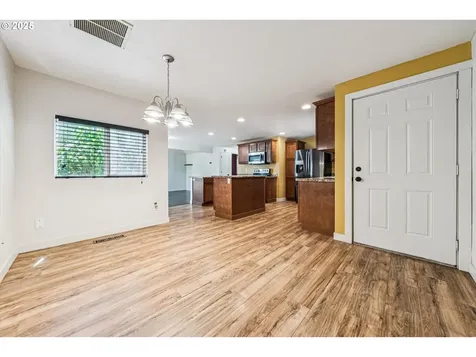 2395 SW 206th Place Beaverton OR 97003
