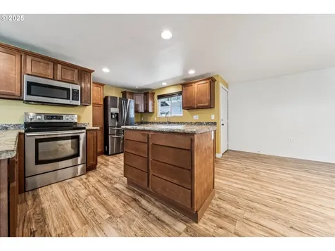 2395 SW 206th Place Beaverton OR 97003