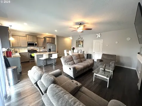 2728 SE Acacia Place Gresham OR 97080