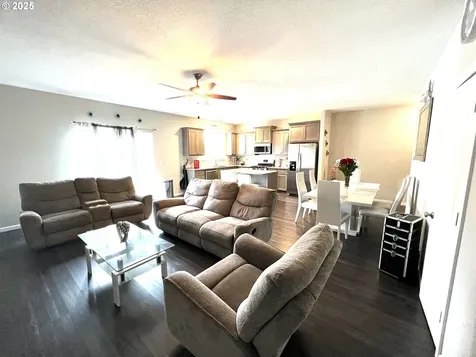 2728 SE Acacia Place Gresham OR 97080