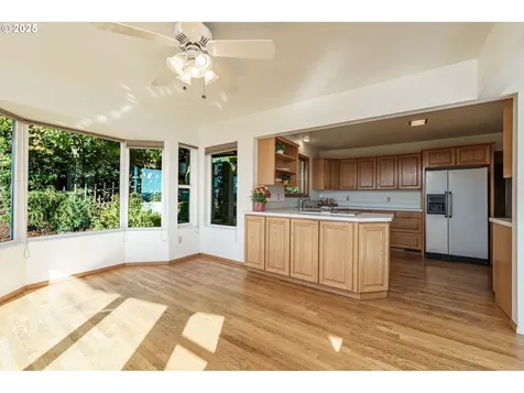 8801 NW Lakecrest Avenue Vancouver WA 98665