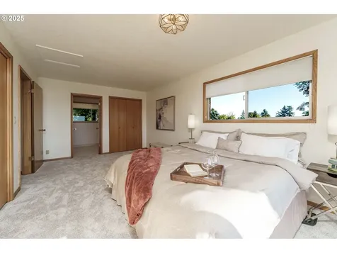 8801 NW Lakecrest Avenue Vancouver WA 98665