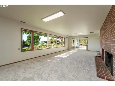 8801 NW Lakecrest Avenue Vancouver WA 98665