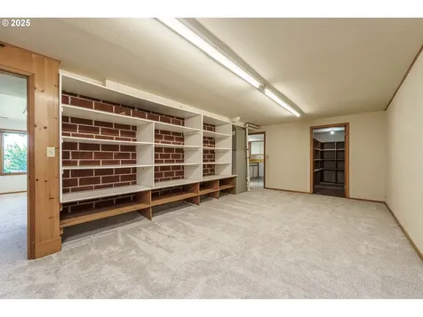 8801 NW Lakecrest Avenue Vancouver WA 98665