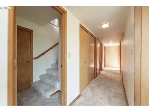 8801 NW Lakecrest Avenue Vancouver WA 98665