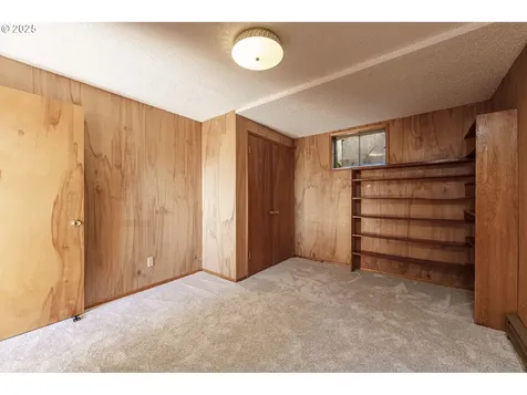 8801 NW Lakecrest Avenue Vancouver WA 98665