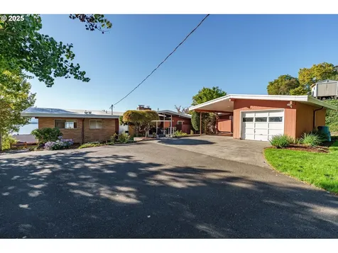8801 NW Lakecrest Avenue Vancouver WA 98665