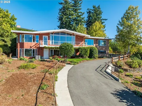 8801 NW Lakecrest Avenue Vancouver WA 98665