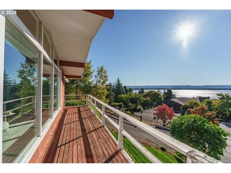 8801 NW Lakecrest Avenue Vancouver WA 98665