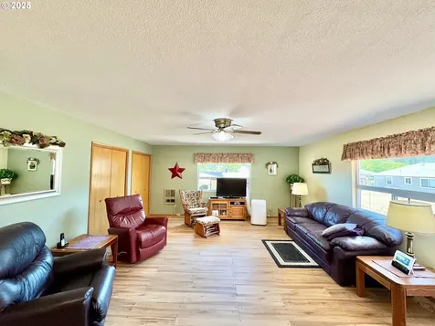 2818 I Street Washougal WA 98671