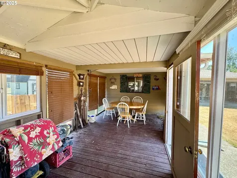 2818 I Street Washougal WA 98671