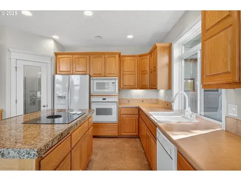 21401 NE Shore Drive Fairview OR 97024