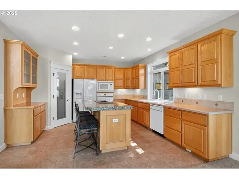 21401 NE Shore Drive Fairview OR 97024