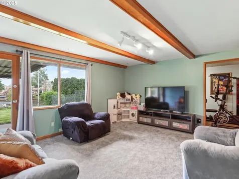 13805 NE Fremont Court Portland OR 97230