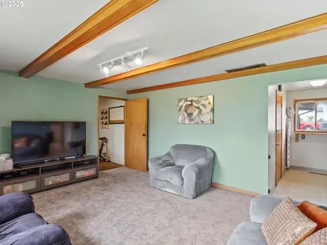 13805 NE Fremont Court Portland OR 97230