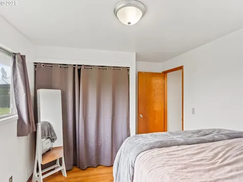 13805 NE Fremont Court Portland OR 97230