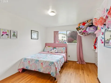 13805 NE Fremont Court Portland OR 97230