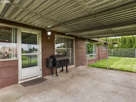 13805 NE Fremont Court Portland OR 97230
