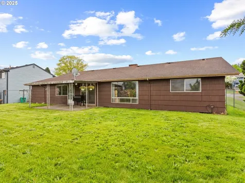 13805 NE Fremont Court Portland OR 97230