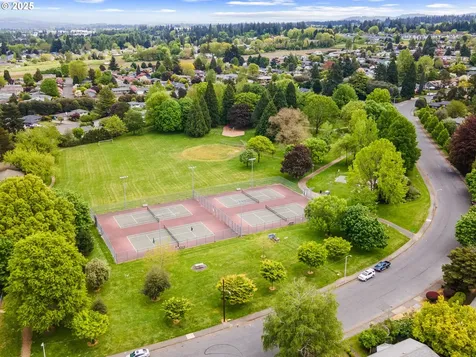 13805 NE Fremont Court Portland OR 97230