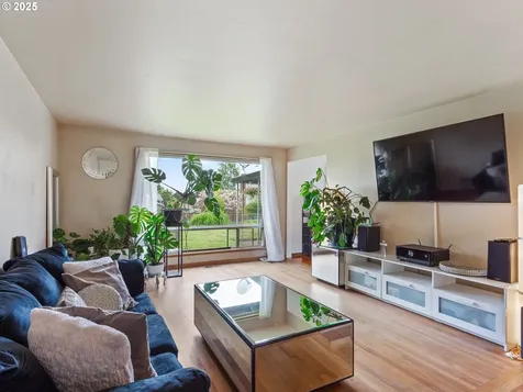 13805 NE Fremont Court Portland OR 97230