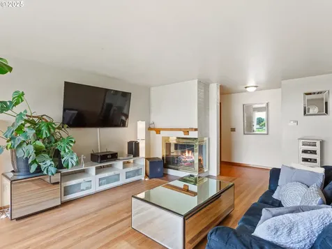 13805 NE Fremont Court Portland OR 97230