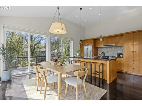 5202 SW Northwood Avenue Portland OR 97239