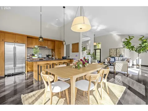 5202 SW Northwood Avenue Portland OR 97239