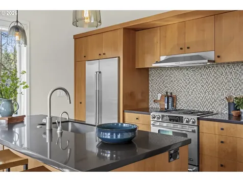 5202 SW Northwood Avenue Portland OR 97239